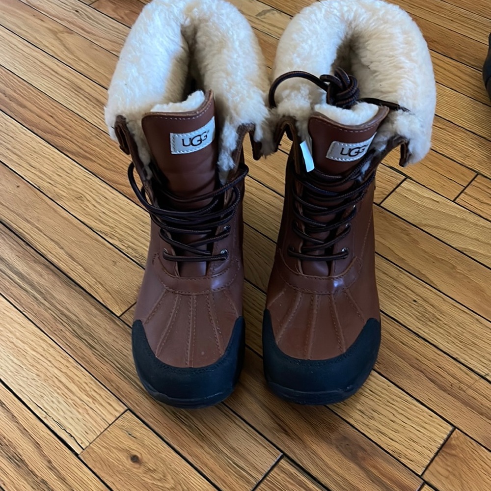 Mens Ugg Butte Waterproof Leather snow boots. Condition: great, worn twice